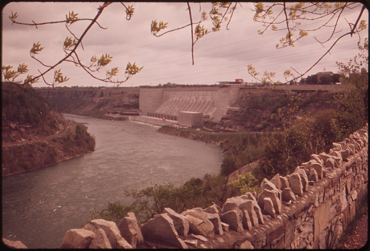 Robert Moses Niagara Power Plant, 1973, EPA Documerica photograph
